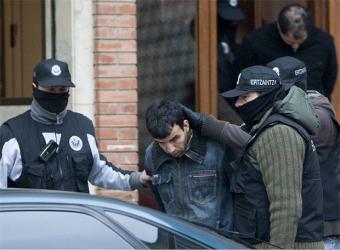 Detienen en Melilla a cinco argelinos tras intentar robar en un coche